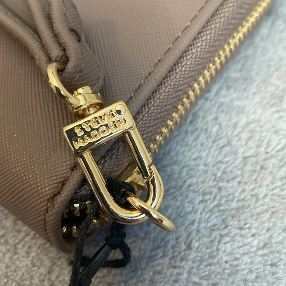 🤎STEVE MADDEN🤎Beviee Mushroom Zip Around Wallet/Wristlet